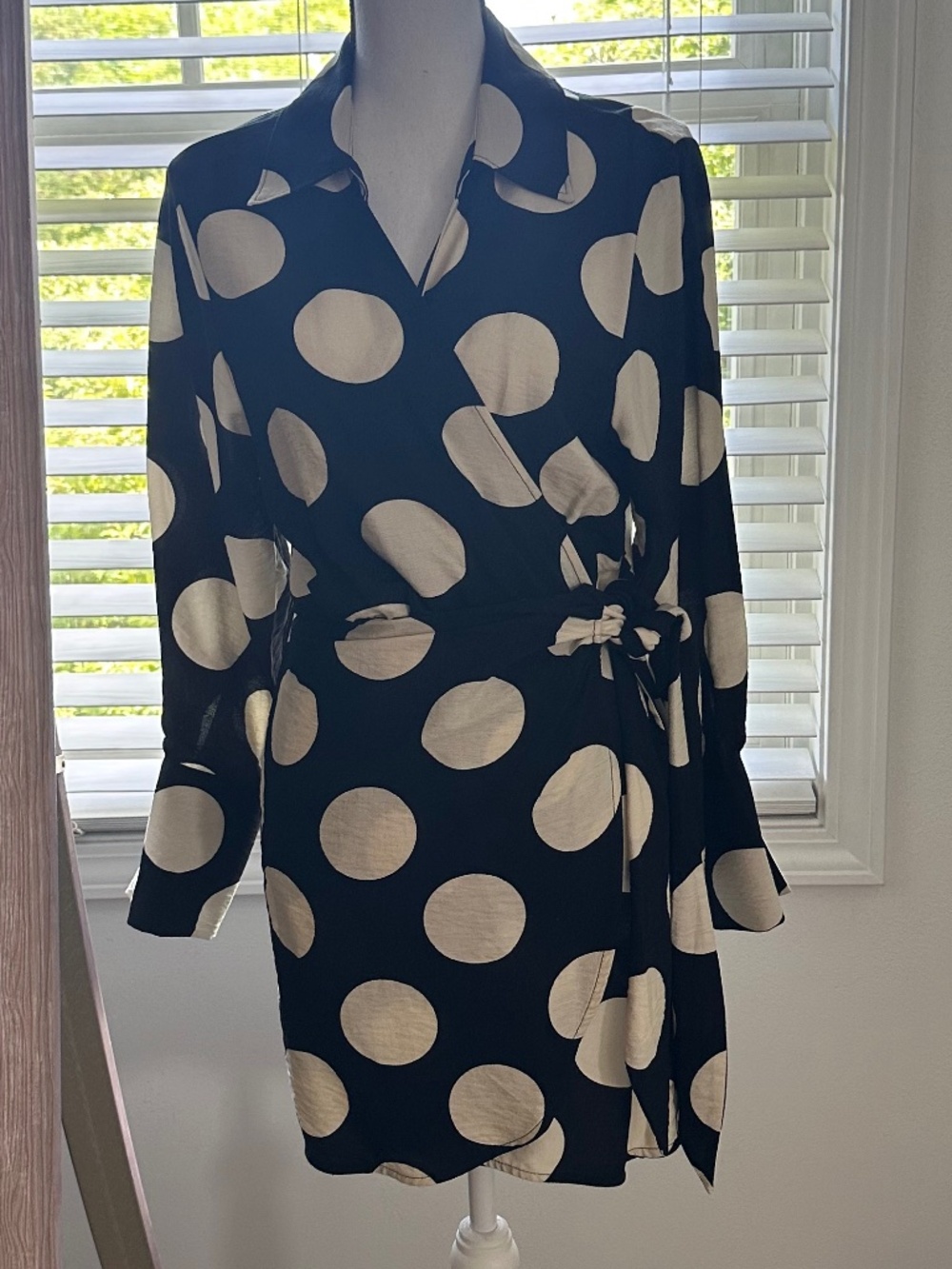 Black and White Polka Dot Wrap Dress H&M H & M - Sz. M